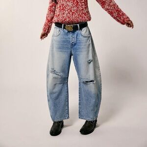 We The Free Good Luck Mid-Rise Barrel Jeans in Barnyard Blue size 29